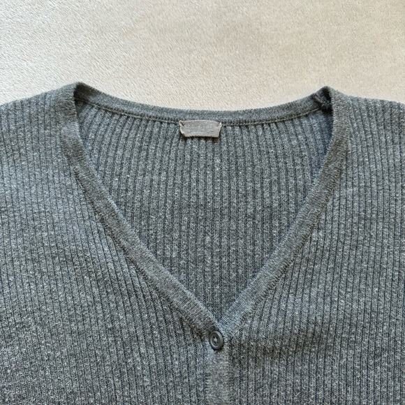 Brandy Melville John Galt Gray Shannon Cardigan - Picture 3 of 6